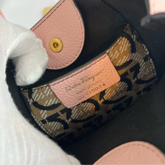 SALVATORE FERRAGAMO Baby Pink Gancini Mini Shopper Tote with dustbag - Picture 8 of 15